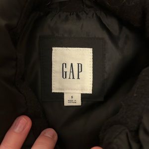 S Gap Black Puffer Vest